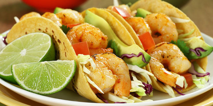 700-shrimp-tacos_qmvzdz