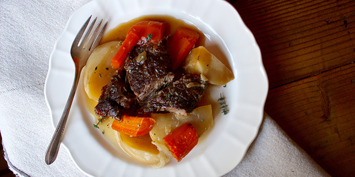 Beef-Pot-Roast-with-Root-Vegetables_cnhgct