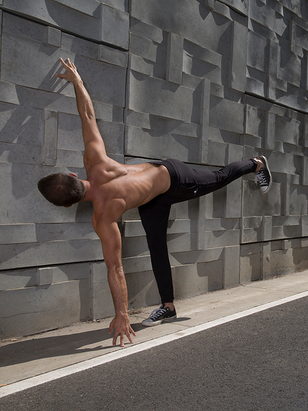 5 Standing Poses for Core Strength - Twisting Half Moon 5 Standing Poses for Core Strength - Twisting Half Moon