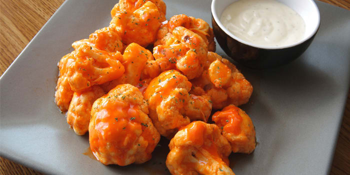 Buffalo Cauliflower Bites with Blue Cheese Sauce | BeachbodyBlog.com